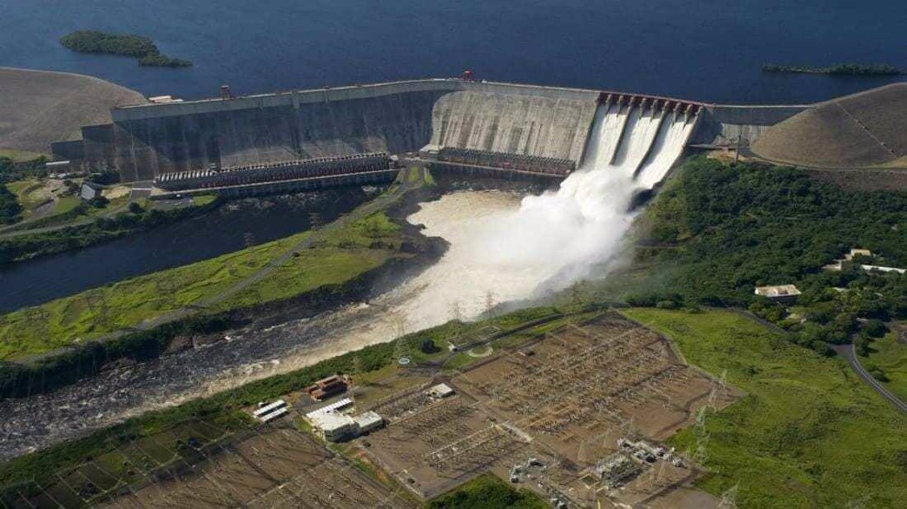 Resultado de imagen de energia electrica guri venezuela