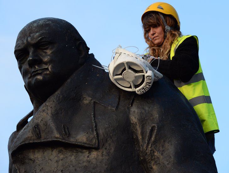 Mascarillas en estatuas de Londres