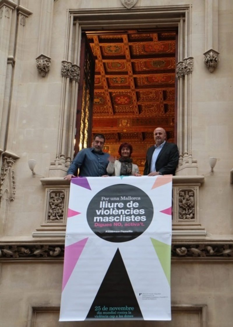 El Consell de Mallorca exhibirá en todos sus edificios la bandera contra la violencia a las mujeres durante esta semana