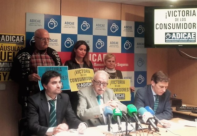 Adicae exige la devolución colectiva de lo defraudado por las cláusulas suelo