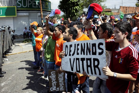 PROTESTAS OPOSICIÓN