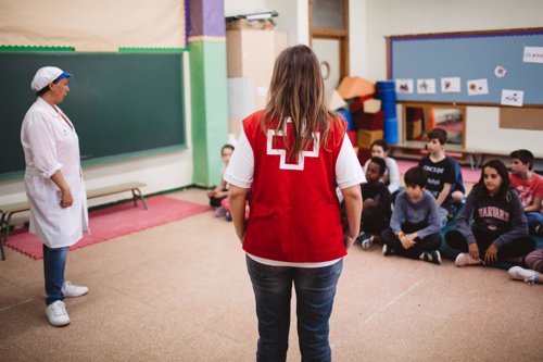 Secoe y Cruz Roja forman a niños en técnicas de compresión abdominal ... Secoe y Cruz Roja forman a niños en técnicas de compresión abdominal ...