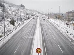 Cerca de 141 carreteras están afectadas por la nieve, mientras sigue intransitable la A-15 en Leitza (Navarra)