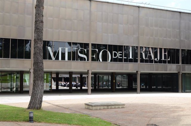 Ensemble - Museo del Traje  Ministerio de Cultura y Deporte