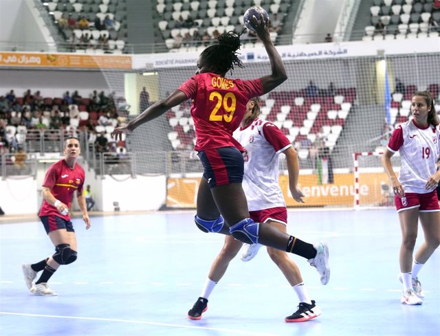 María Gomes, Ester Somaza y Sara Valero, novedades en las 'Guerreras