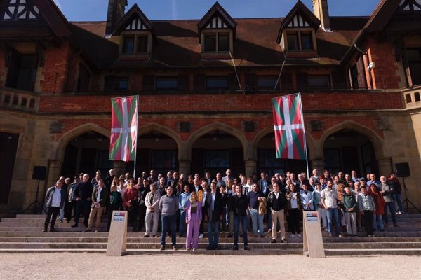 Representantes De Pnv Eh Bildu Y Podemos Participan En El Acto De