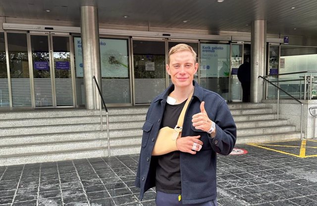 El ciclista Jonas Vingegaard recibe el alta hospitalaria tras su caída