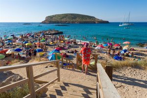 Los destinos turísticos españoles aumentan un 9,8% sus ingresos este verano impulsados por la mejora en los precios