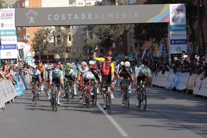 Milan Fretin y Erin Boothman, vencedores de la Clásica de Almería y de la Clásica de Jaén Femenina