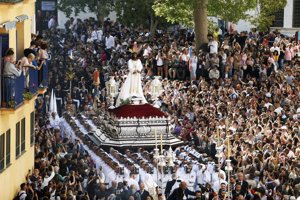 Los españoles incrementaron un 43% en Semana Santa, con una media de 371 euros, según Cetelem