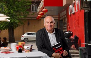 Fernando Benzo firma 'El dragón negro': 