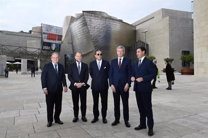 Pradales y Rueda apuestan por cooperar para impulsar el Eje Atlántico por encima de colores políticos y derribando muros