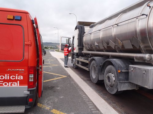 La Policía Foral controlará el transporte de mercancías peligrosas