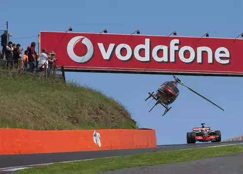 Vodafone Formula One y V8 Supercar en Mount Pan carrera de coches