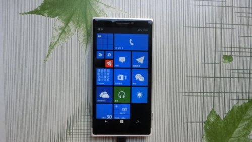 Microsoft pudo haber comparado al sucesor cancelado del Lumia 1020 con el iPhone 6