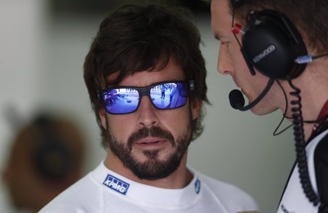 Alonso abandona y Vettel se lleva la victoria en Malasia