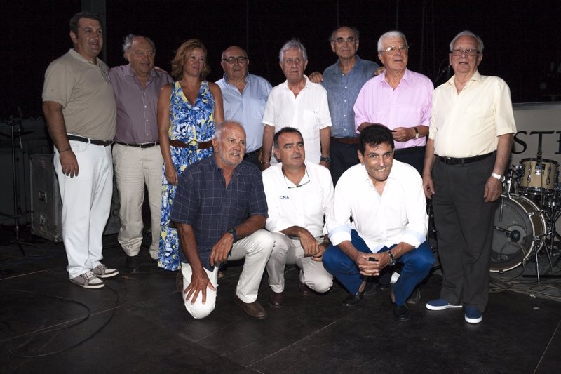 El Club Nàutic S'Arenal recauda más de 6.000 euros en una noche para Cáritas y la AECC