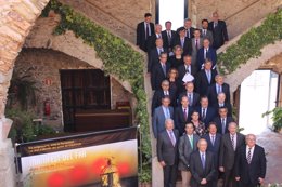Ptes y representantes de las entidades que firmaron el Manifest del Far en 2014