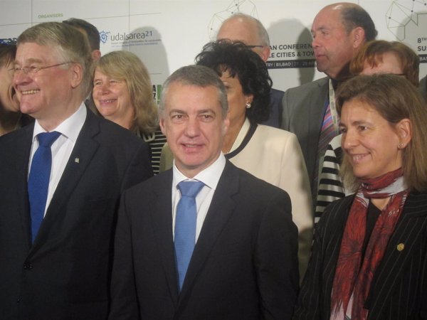 Urkullu pide al PP como primer gesto de su cambio de talante