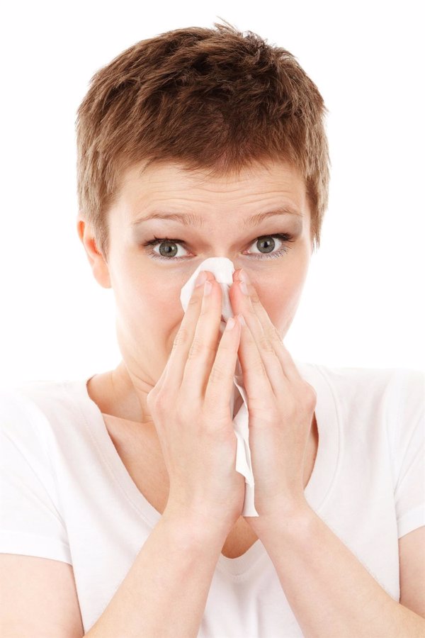 La interrupción de los tratamientos del asma en verano puede agravar los síntomas en otoño, según los alergólogos