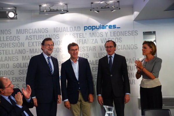 Rajoy mantiene su oferta al PSOE y admite que esperará a ver