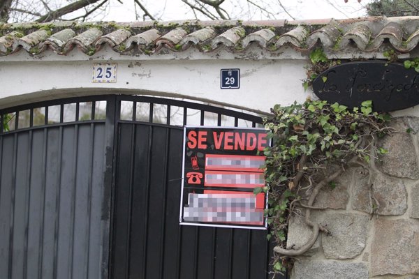 (Amp) La compraventa de viviendas creció en agosto un 17,4%, pero su precio cayó un 4%, según los notarios