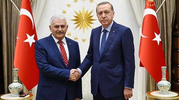 Yildirim afirma que los mandatos presidenciales serán de cinco años bajo la nueva Constitución