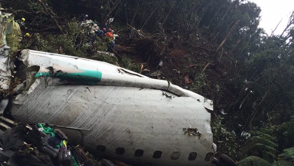 Dos de los seis supervivientes del accidente aéreo se encuentran en estado grave