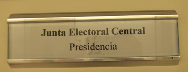 La Junta Electoral aboga por el voto por Internet para residentes en el extranjero como medida 