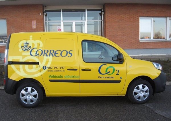 Correos copa el 46% del mercado de transporte de las compras 'online', según la CNMC