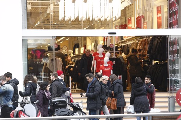 Arrancan las rebajas con una previsión de ventas de unos 4.000 millones y la creación de 93.000 empleos