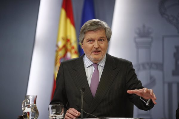 Méndez de Vigo anuncia que los becarios españoles cobrarán la parte variable de su beca a partir de marzo