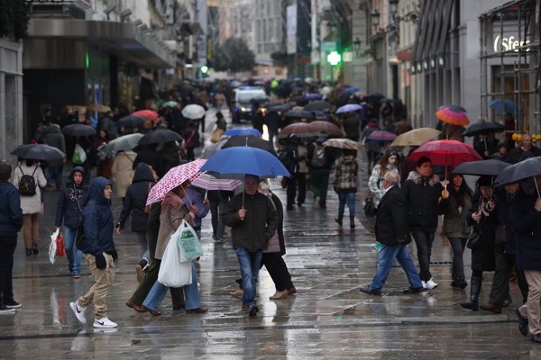 Un total de 16 provincias estarán hoy en riesgo por lluvia, nieve, viento o fuerte oleaje