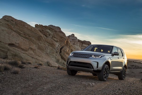 Land Rover renueva el Discovery, que ofrece siete plazas y ha reducido su peso en casi 500 kilogramos
