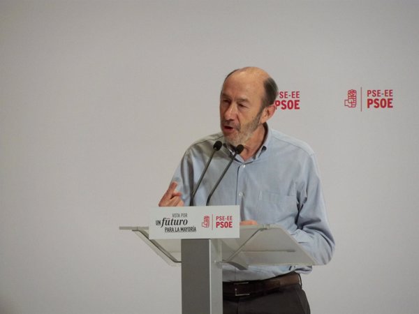 Rubalcaba cree que la campaña de primarias del PSOE ha empezado