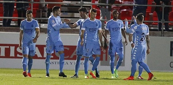 (Crónica) El Girona se mantiene segundo y el Tenerife golea al Mallorca