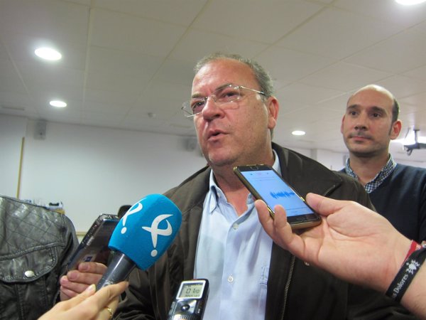 Monago dice sobre la reapertura de la causa de la caja 'B' que los que están en el banquillo 