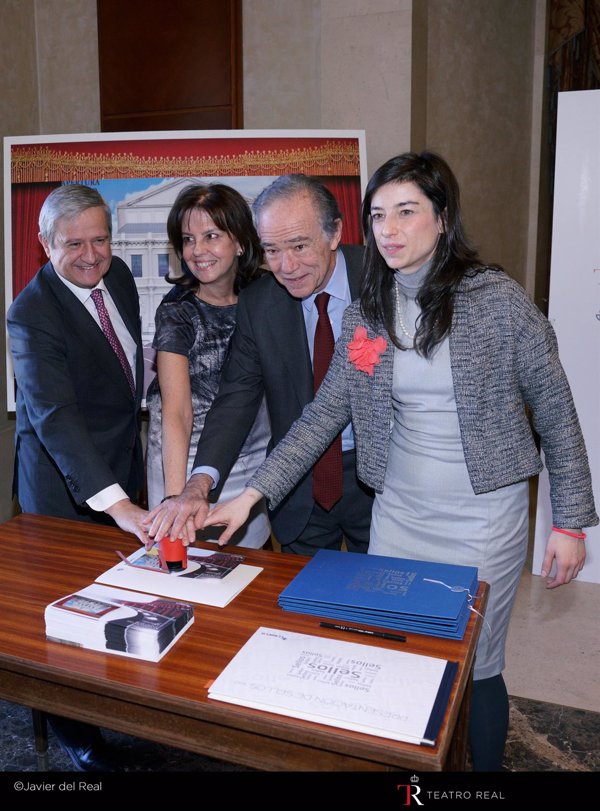 Correos dedica un sello al Bicentenario de la Fundación del Teatro Real y al 20 aniversario de su reapertura