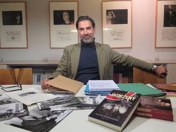 Blanco Corredoira presenta 'Objetivo Skorzenzy', una novela sobre 