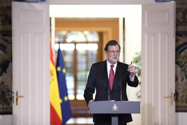 Rajoy cree que aprobar los Presupuestos es un 