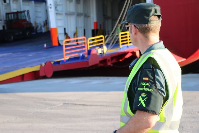 La Guardia Civil lleva a cabo 837 actuaciones en puertos deportivos en Baleares durante 2016