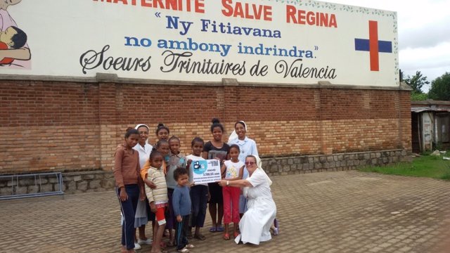 Rutas del Silencio y la FSIB entregan 3.200 euros recaudados por Film Sign Mallorca para un quirófano en Madagascar