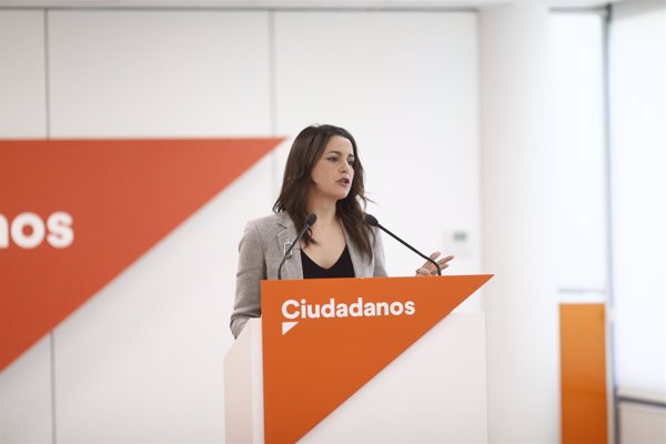 Arrimadas se enfrentará a otros tres candidatos en las primarias de Ciudadanos para la Generalitat de Cataluña