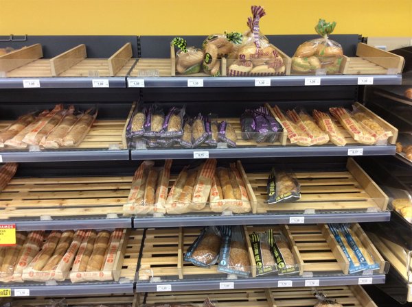 Panaderos llevan mañana a la RAE 4.200 firmas para acabar con la connotación negativa de 'pan con pan, comida de tontos'