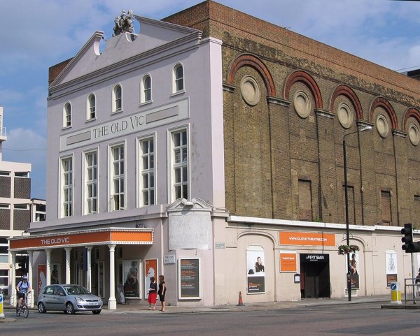 La Policía británica ordena la evacuación del histórico teatro Old Vic de Londres por una alerta de seguridad