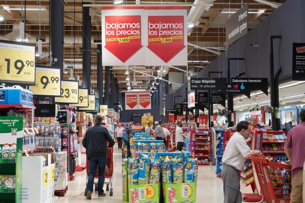 Eroski baja los precios en 7.000 artículos en hipermercados y en más de 1.000 en los supermercados