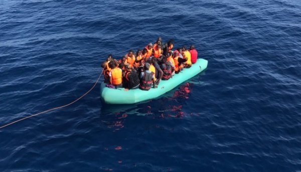 Salvamento Marítimo rescata a 414 personas en 16 pateras en las últimas horas