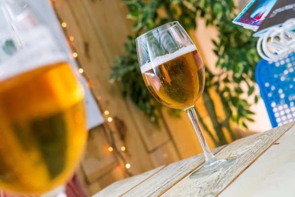 El gazpacho y la cerveza son los sabores preferidos para los españoles en verano, según Cerveceros España