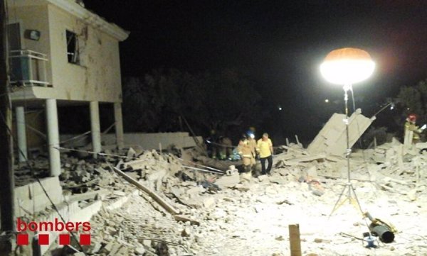 Un muerto y siete heridos en una explosión en una casa en Alcanar (Tarragona)
