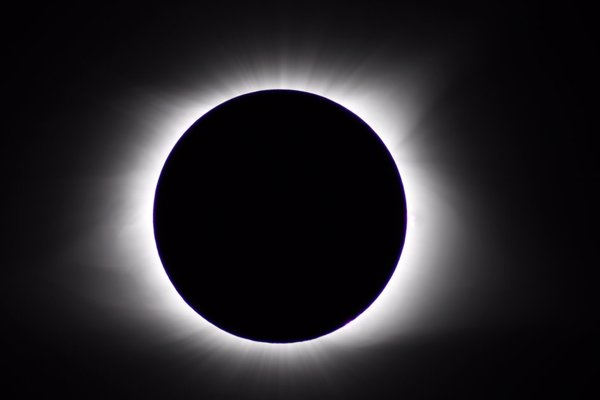 Millones de estadounidenses, testigos directos del eclipse solar total un siglo después